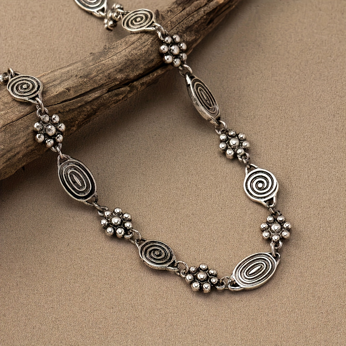 Floral Swirl Choker Necklace for Everyday Styling