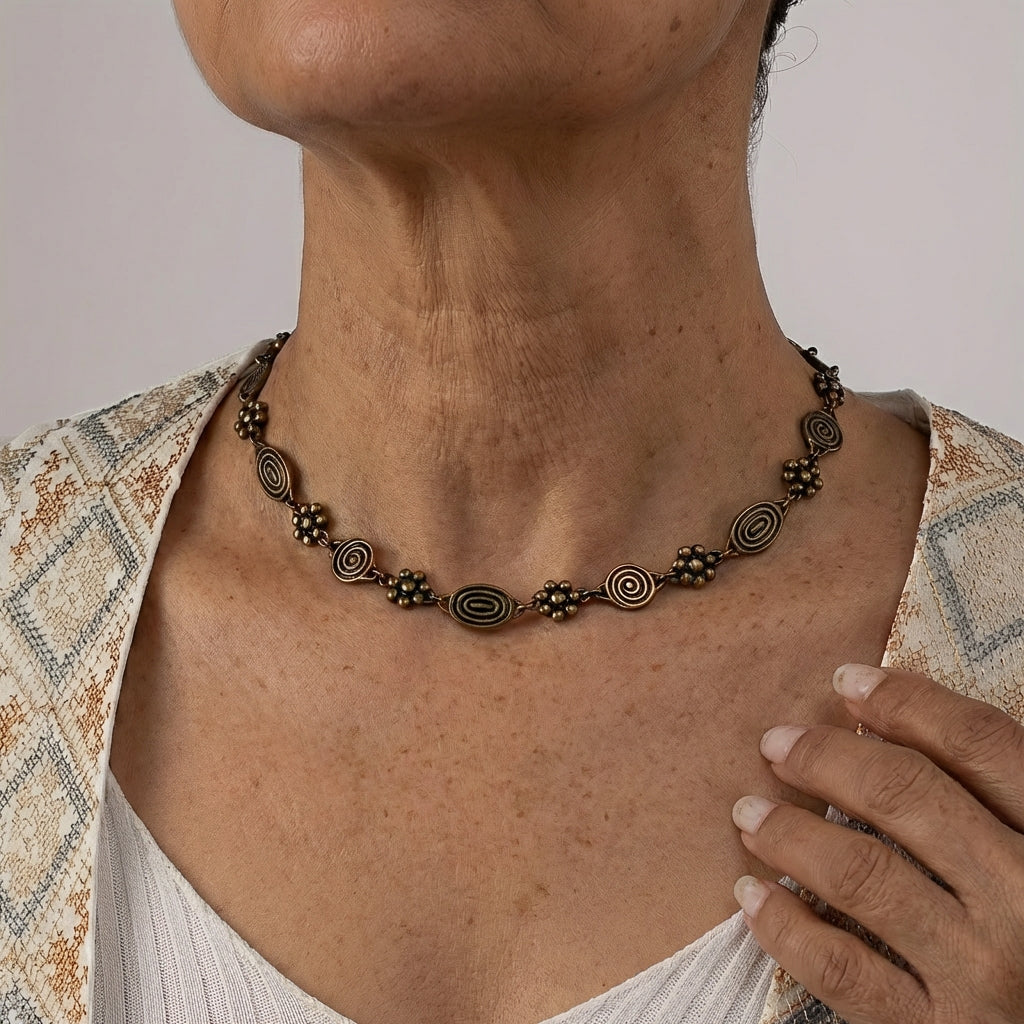 Floral Swirl Choker Necklace for Everyday Styling