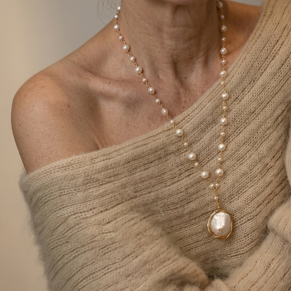 Pearl-Look Pendant Necklace for Polished Styling